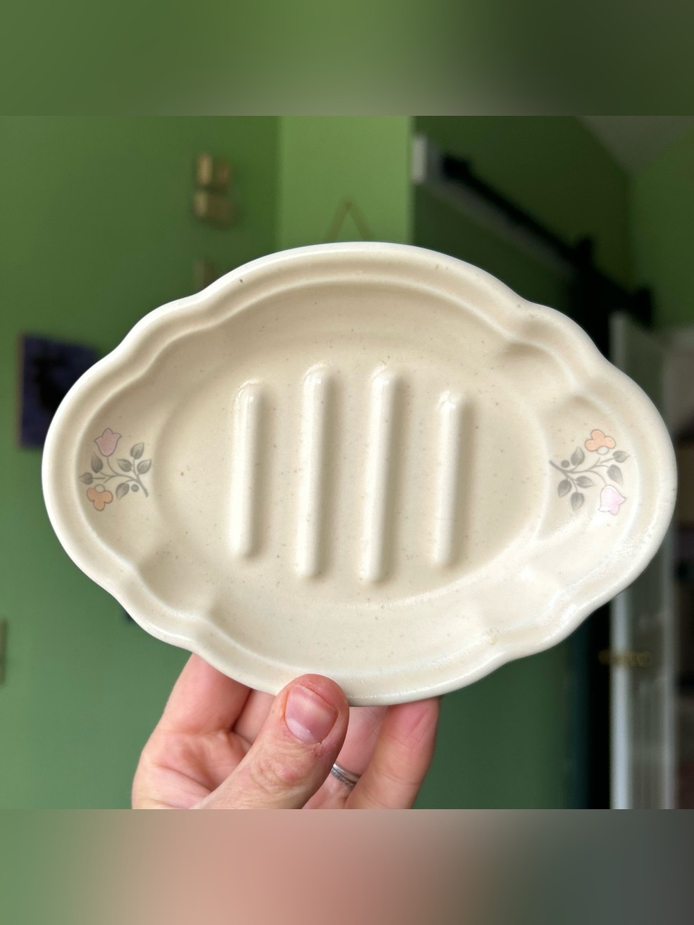Vintage Pfaltzgraff Cream Colored Soap Dish With Floral Accent Design